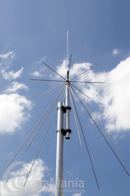 ANTENA DISCONO PARA RECEPCION MOONRAKER ROYAL DISCONE 2000 DE 25 A 2000 MHZ - La antena Moonraker SkanKing Royal Discone 2000 esta considerada como una de las mejores antenas discono, no solo cubre en recepción de 25 a 2000 Mhz si no que podemos transmitir en  50-52, 144-146, 430-440, 900-986 y 1240-1325 MHz