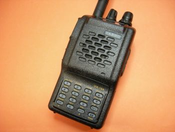 YAESU VX-150 CON CARGADOR RAPIDO